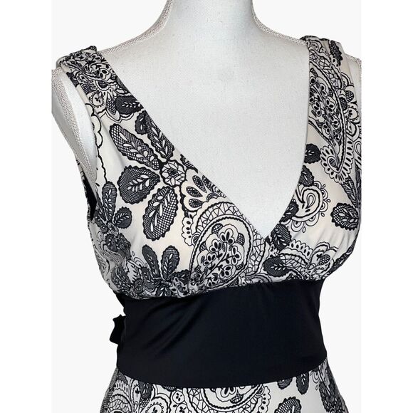 Alyn Paige Size Medium Retro Bow Back Dress Black White Lace Print Plunge Neck - Picture 5 of 10